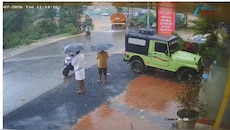 వయనాడ్‌లో భయానకం.. ఒక్కసారిగా విరిగిపడ్డ కొండచరియలు 