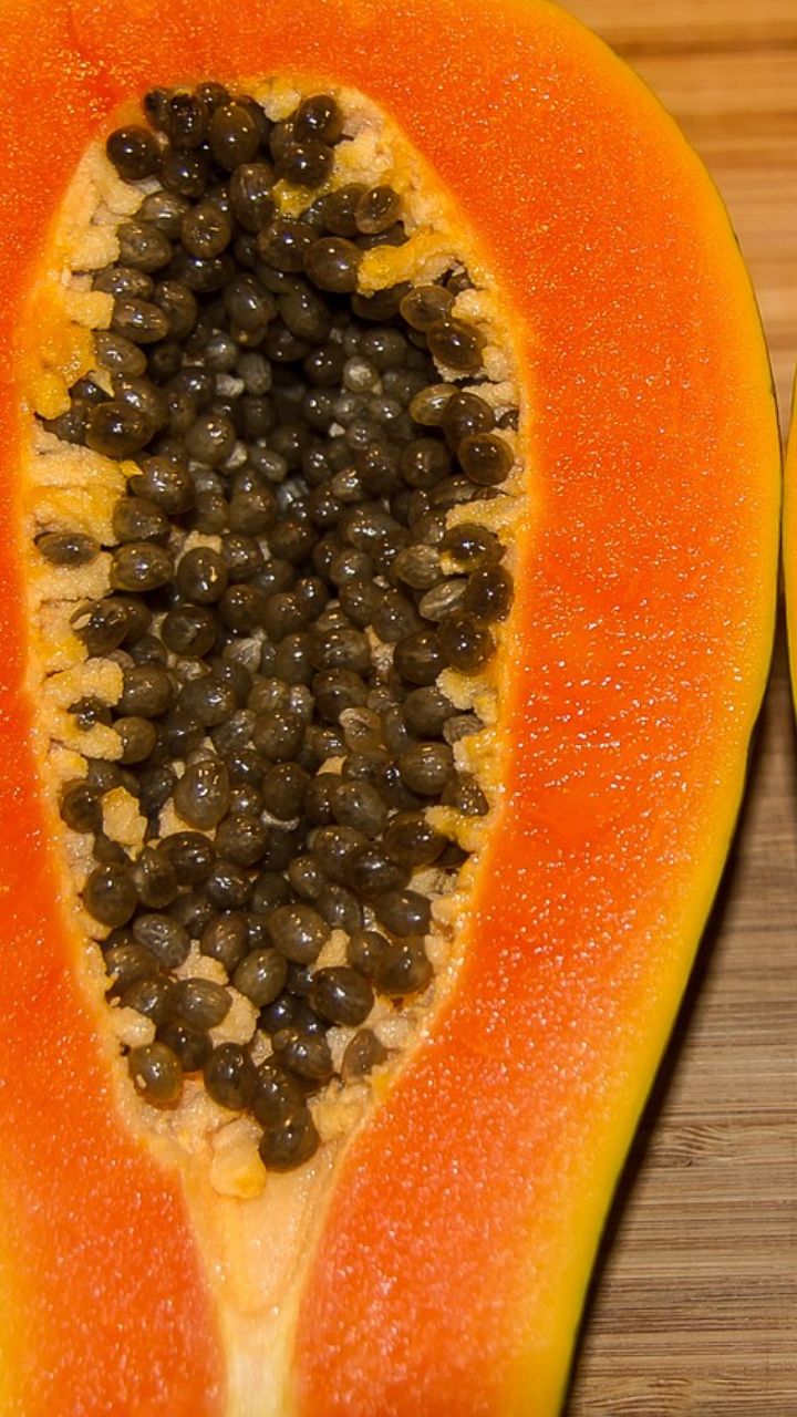 Papaya Fruit: వర్షాకాలంలో బొప్పాయి అతిగా తింటున్నారా..?..ఈ డెంజర్ లో పడ్డట్లే..!