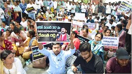 నాడు ‘రాజకీయ హత్యలు’ అన్నారు.. నేడు జీవో 25 లింకుతో ముంచారు.. జీవో 317 బాధితుల  ఆవేదన..!!