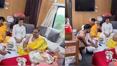 Puja inside Moving Train Video: మొన్న రైల్లో శోభనం సెటప్..?.. నిన్న పూజలు.. వీడియో వివాదాలపై  రైల్వే శాఖ మరో క్లారిటీ..