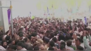 భీమవరం సభలో అపశ్రుతి.. తుళ్లి పడిన వైఎస్‌ జగన్‌