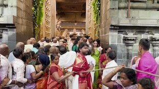 Tirumala: తిరుమల సేవలో పతి సమేతంగా పీవీ సింధు