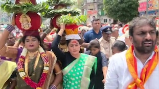 Vijayashanthi Bonalu: బోనాల వేడుకల్లో ఎమ్మెల్సీ విజయశాంతి.. ప్రత్యేక పూజలు