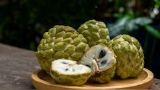 Custard Apple Side Effects: ఈ రోగంతో బాధపడేవాళ్లు సీతాఫలాన్ని అస్సలు తినకూడదు..విషాన్ని మించిన డేంజర్ ఇది!