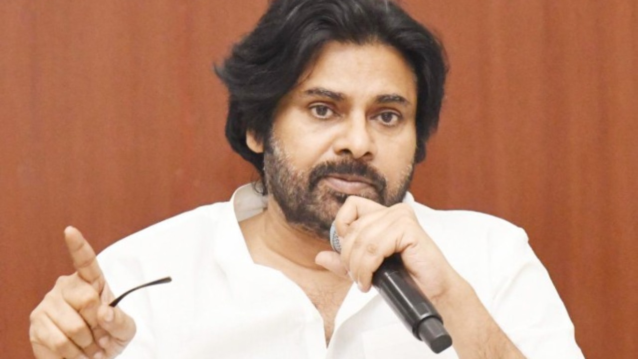 పవన్ కళ్యాణ్ కీలక సూచనలు: సోషల్ మీడియాలో జాగ్రత్తగా ఉండాలని జనసేన క్యాడర్కు ఆదేశం