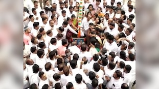 KTR Flag Host: తెలంగాణ భవన్‌లో స్వాతంత్య్ర వేడుకలు.. కేటీఆర్‌ జెండావిష్కరణ