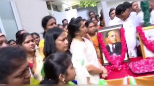 Kavitha: జెండావిష్కరణ చేసిన మాజీ ఎమ్మెల్సీ కవిత