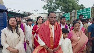 Tirumala: తిరుమల శ్రీవారి సేవలో మాజీ మంత్రి మల్లారెడ్డి