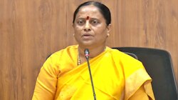 Konda Surekha: నన్ను టార్గెట్ చేసిన వారికి షోకాజ్ నోటీసులు ఇవ్వాలి... ఢిల్లీలో మంత్రి కొండా సురేఖ సంచలన వ్యాఖ్యలు..