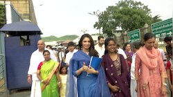 Tirumala Temple: తిరుమల శ్రీవారి సేవలో సినీ నటి కృతి శెట్టి