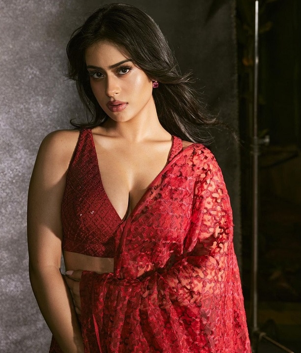 Ajay Devgn Kajol Daughter Nysa Devgan Hot Photos In Red Hot Lehenga