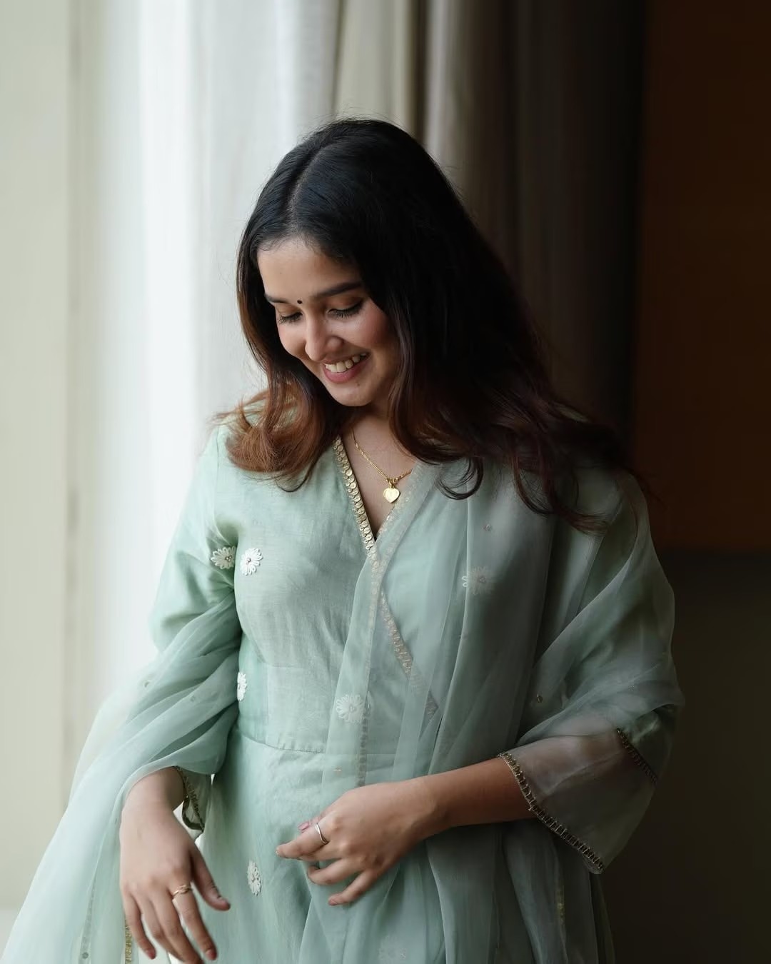 Anikha Surendran news