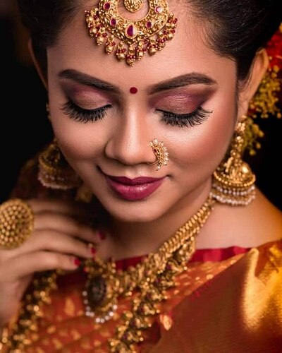 anitha sampath of tamil big boss 4 looks amazing in her bridal look