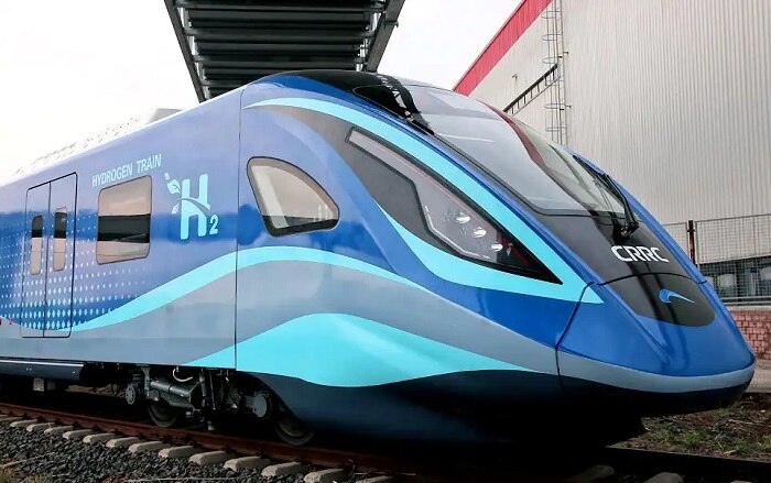 China-launches-semi-high-speed-hydrogen-train-with-600-km-range-china-hydrogen-train-speed-and-photos-2.jpg