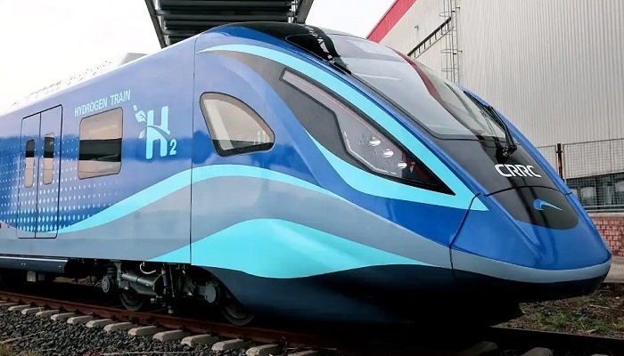 China-launches-semi-high-speed-hydrogen-train-with-600-km-range-china-hydrogen-train-speed-and-photos-3.jpg