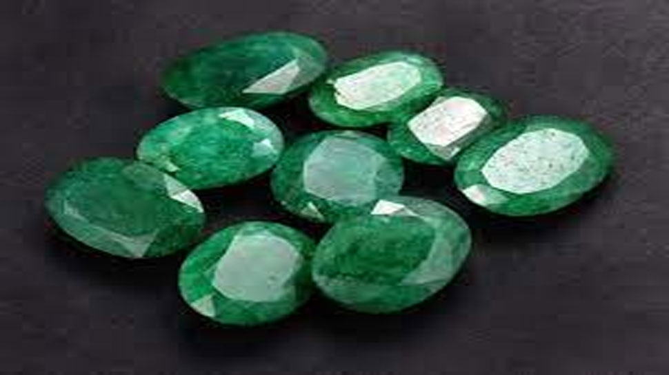 Gemstone benefits and tips to wear emerald to get immense money, success in career, jobs and business