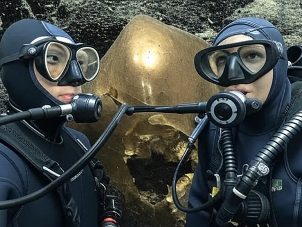 Golden Orb In Ocean: Scientists Found a Golden Orb at The Bottom of The ...