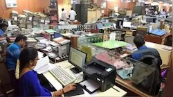 ఏపీ ప్రభుత్వం కీలక నిర్ణయం.. ప్రభుత్వ ఉద్యోగుల పదవీ విరమణ వయసు 60 నుంచి  62కు పెంపు 