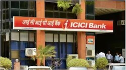  ICICI Bank: కస్టమర్లకు బిగ్ షాకిచ్చిన ఐసీఐసీఐ బ్యాంక్..మినిమం బ్యాలెన్స్ రూ. 50వేలకు పెంపు..!! 