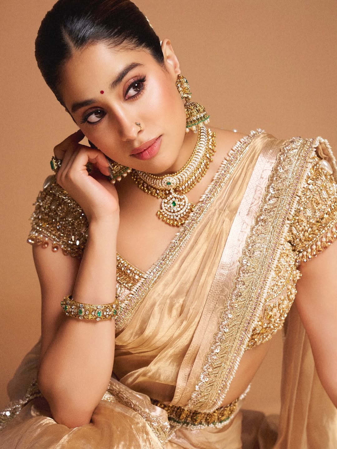 Janhvi Kapoor Hot Comments 