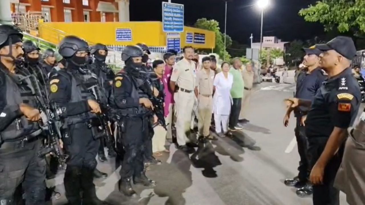 Octopus Commando Octopus Commando Mid Night Mock Drill at PAC 5 Of Tirumala Devotees ...