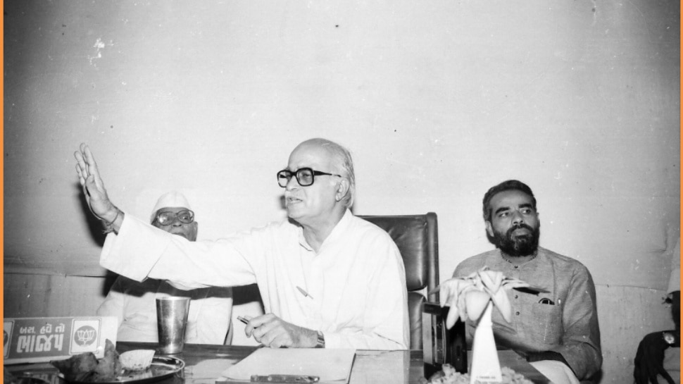Modi beats Nehru Records