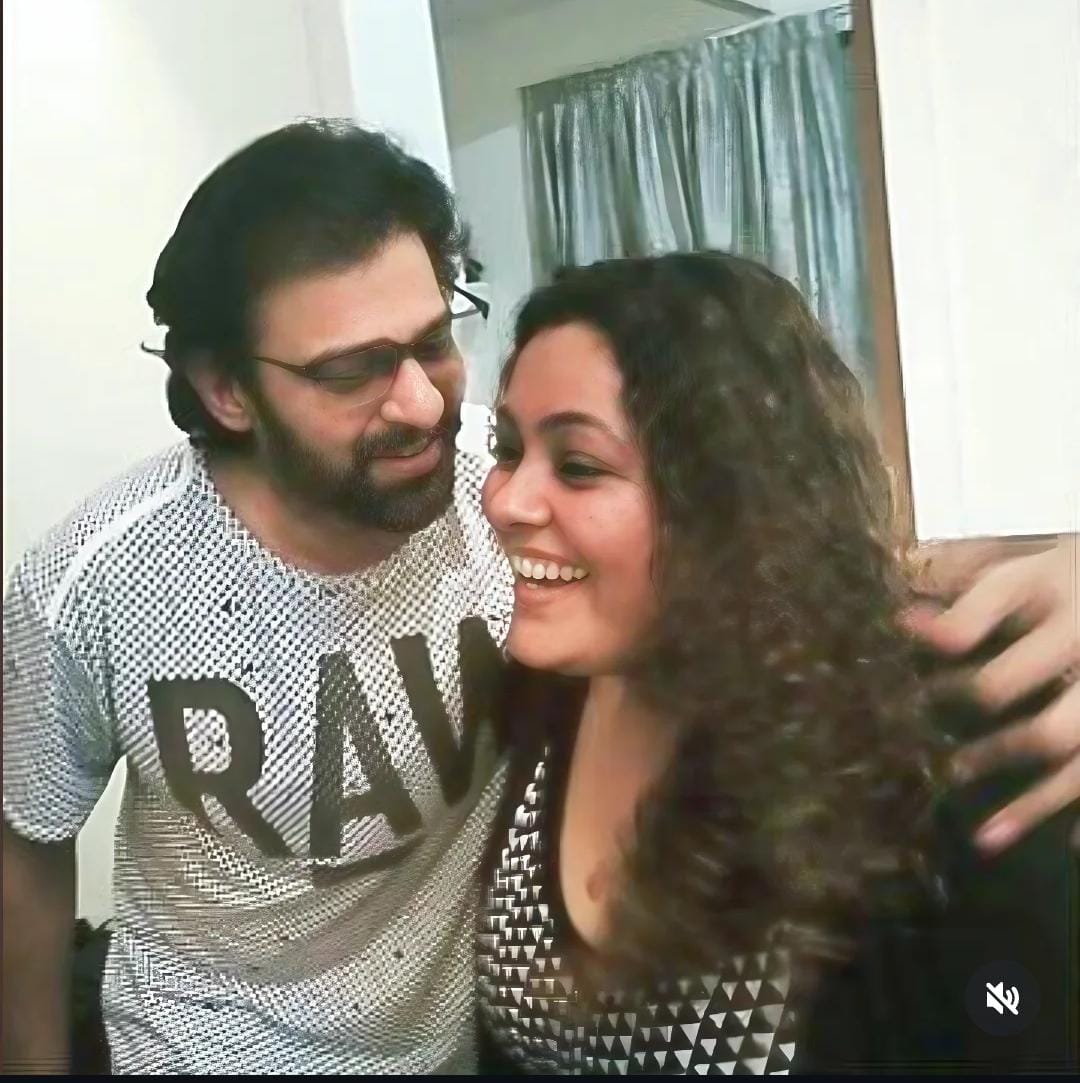 Prabhas Relationship Secret Revealed Truth Behind Viral Photos vn