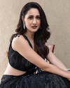 Pragya Jaiswal Photos: చీరకట్టులో కుర్రకారును ఆకర్షిస్తోన్న 'కంచె' బ్యూటీ!