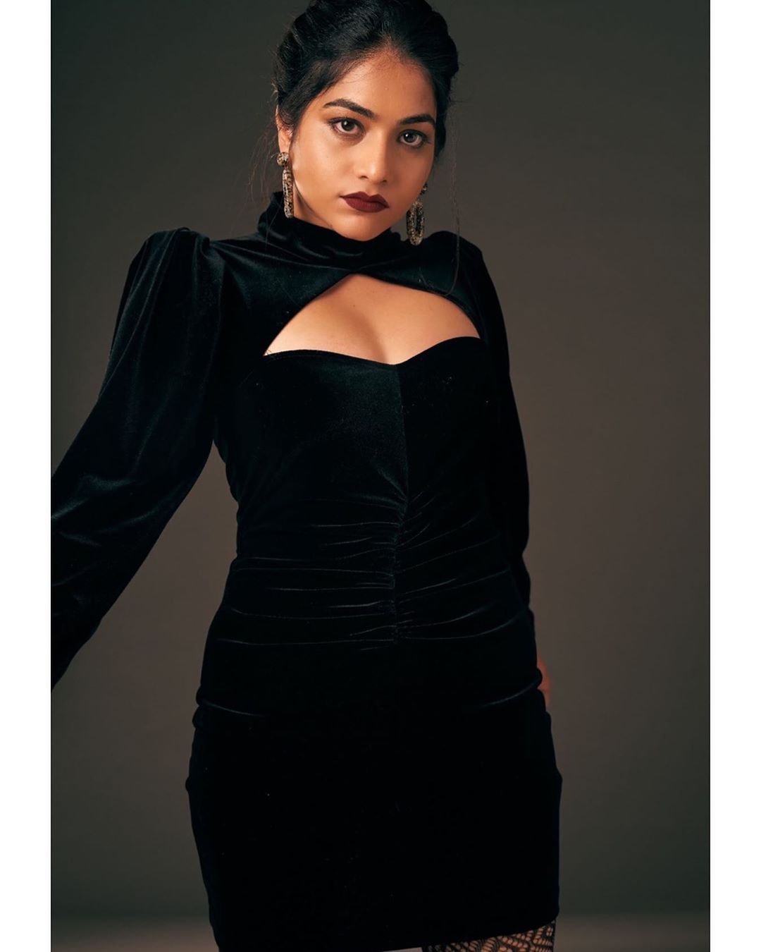 Big Boss 3 Fame పునర్ణవి భూపాలం Hot Photos ( Image Source: Instagram/punarnavib) Big Boss 3 Fame Punarnavi Bhupalam Hot Photos Facts