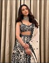 Rakul Preet photos: కూల్​.. కూల్​ ఫోజులతో హీటెక్కిస్తున్న రకుల్​ ప్రీత్​ సింగ్​!