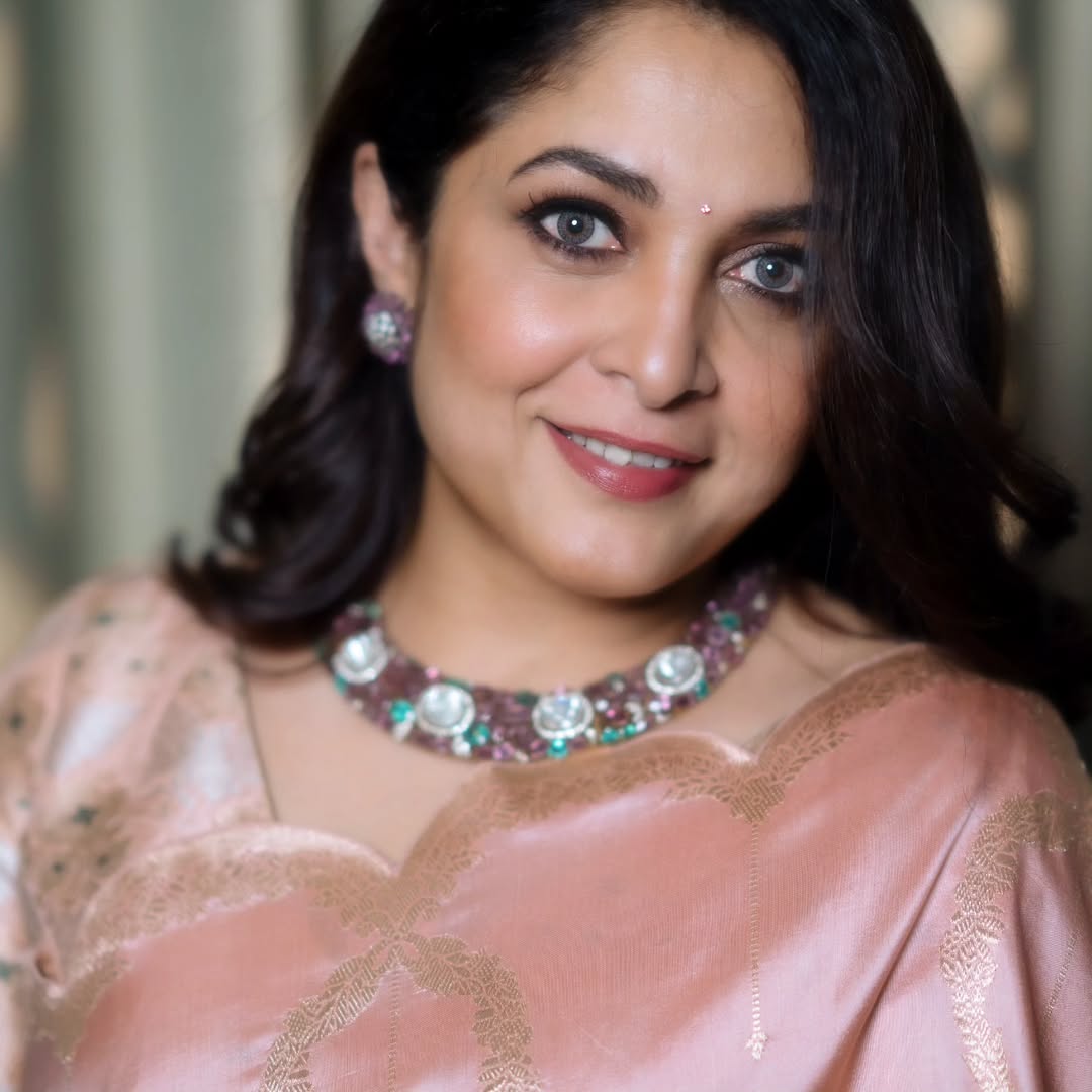 Ramya Krishna Exposing 