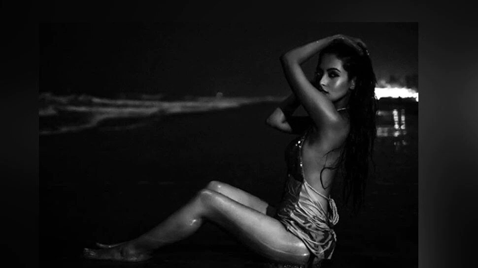 ActressRiyasenHotPhotos