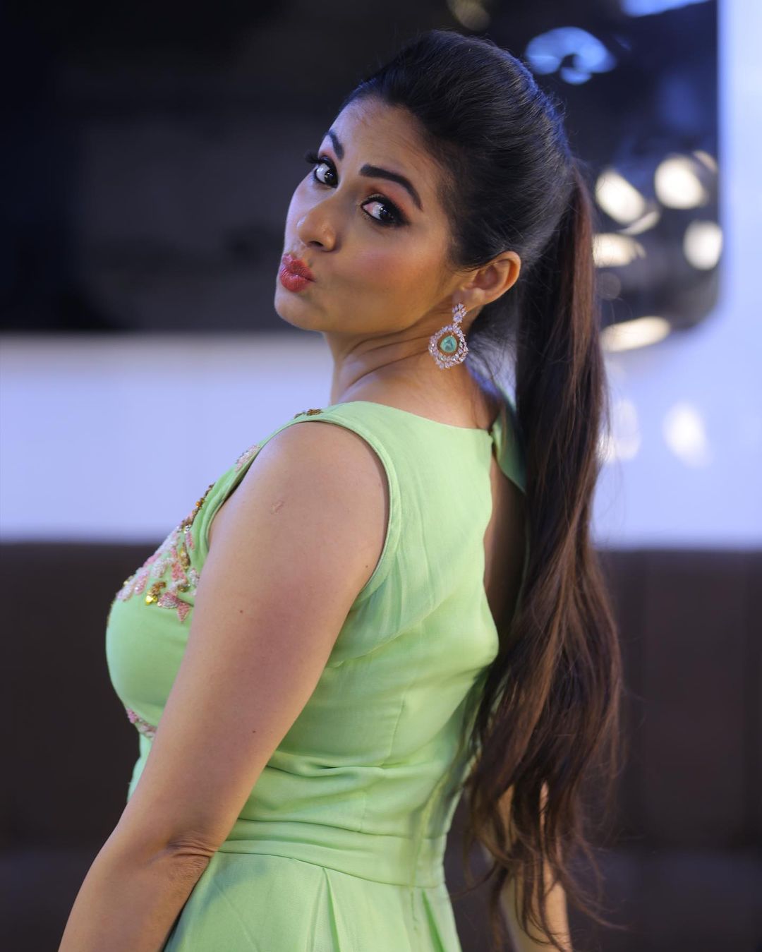 Actress Sadha shares stunning Pictures in sleeveless Dress, Sadha Hot and  Unseen Photos | Sadha Hot Pics: స్లీవ్ లెస్ డ్రెస్‌లో హాట్ ట్రీట్.. సదా  స్మైల్‌కు అందరూ ఫిదా! News in Telugu