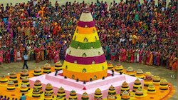 Saddulu 2025: సద్దుల బతుకమ్మపై సందిగ్ధం.. సోమవారమా? మంగళవారమా? ప్రభుత్వ ఆదేశాలు.. 