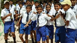 విద్యార్ధులకు ఎగిరి గంతేసే వార్త.. ఈ వారంలో ఏకంగా నాలుగు రోజులు స్కూళ్లకు సెలవు..