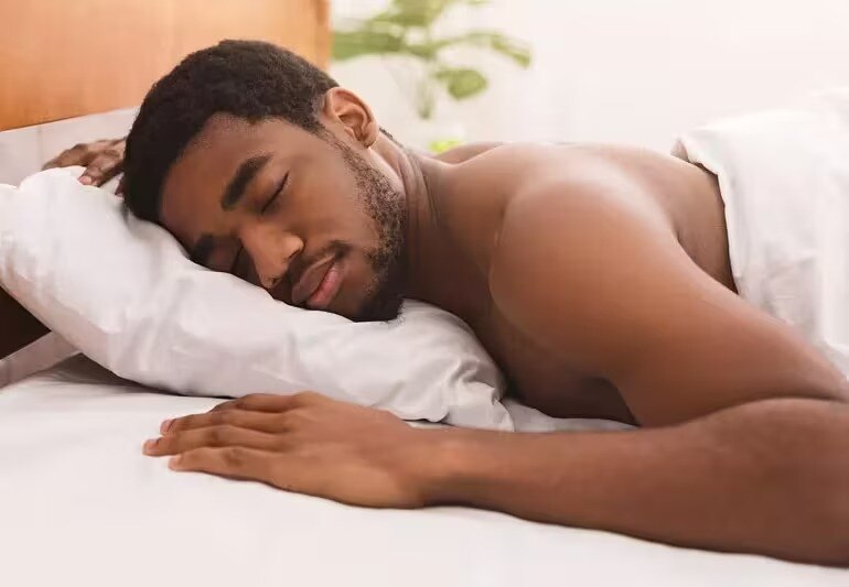 benefits of sleeping naked