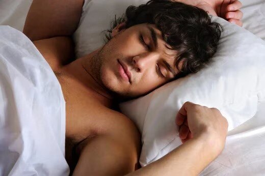 is it okay to sleep naked