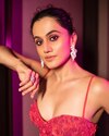 Taapsee Pannu Photos: ఎర్రగులాబి రంగు డ్రస్సులో ఆకర్షిస్తున్న తాప్సీ.. వైరల్ పిక్స్!