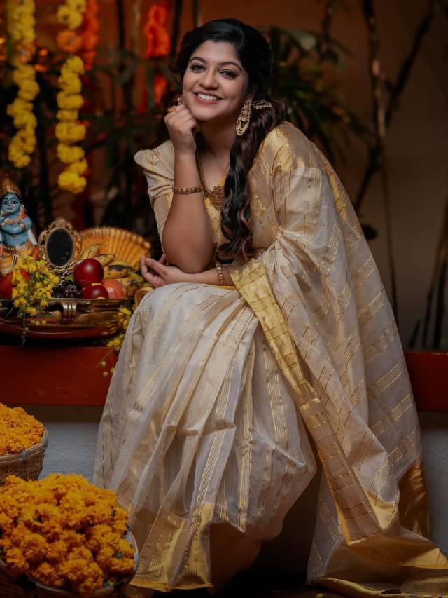  Aparna Balamurali 