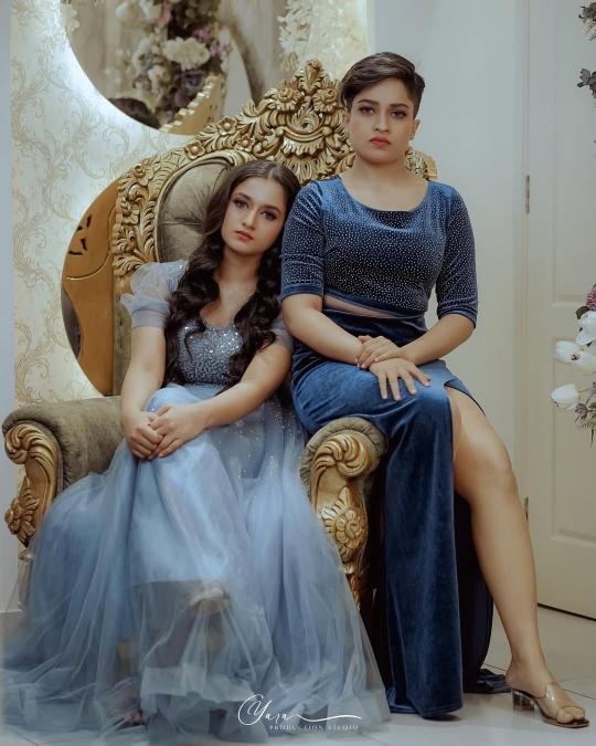 Lesbian Couple In Bigboss