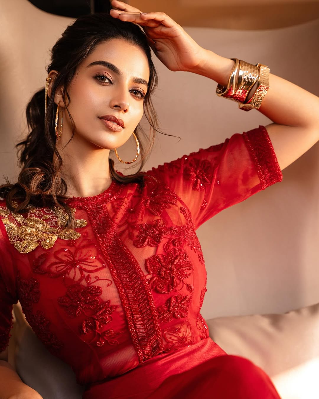 Heroine Meenakshi Chaudhary