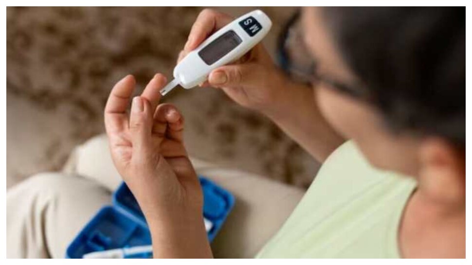 Diabetes Diet: డయాబెటిస్‌తో బాధపడేవారు ఈ 5 పండ్లు అస్సలు తినకూడదు..