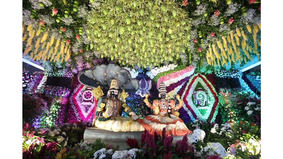 Vaikuntha Ekadashi Uttara Dwara darshan 2025 Cm Revanth reddy and both ...