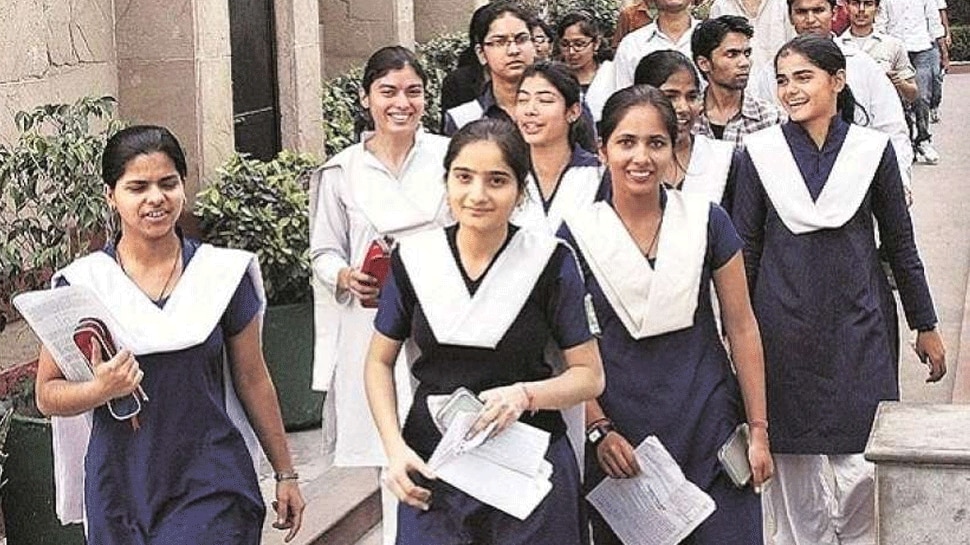 Government launches 25 thousand scholarship for graduate girls under balika snatak protsahan scheme