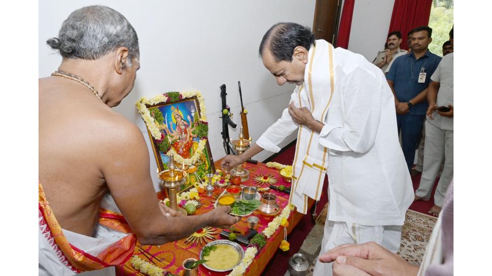 kcr erravalli form house: