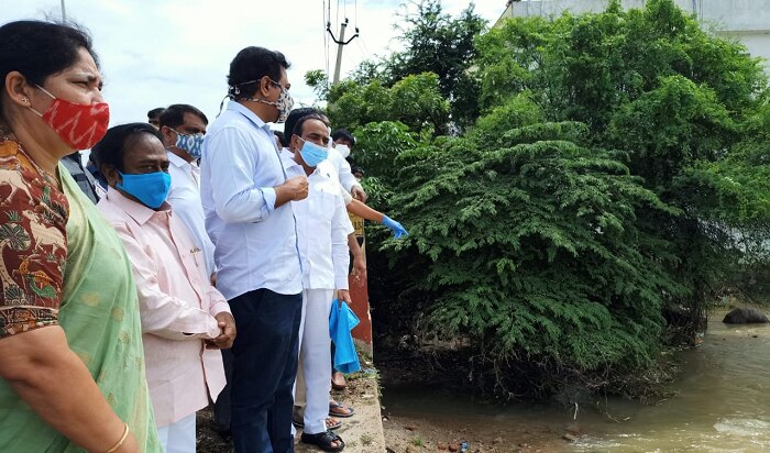 Ministers visited flood affected areas in Warangal