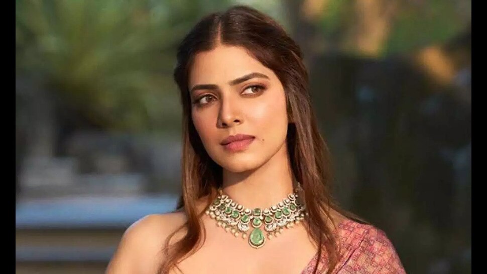 heroine malavika: