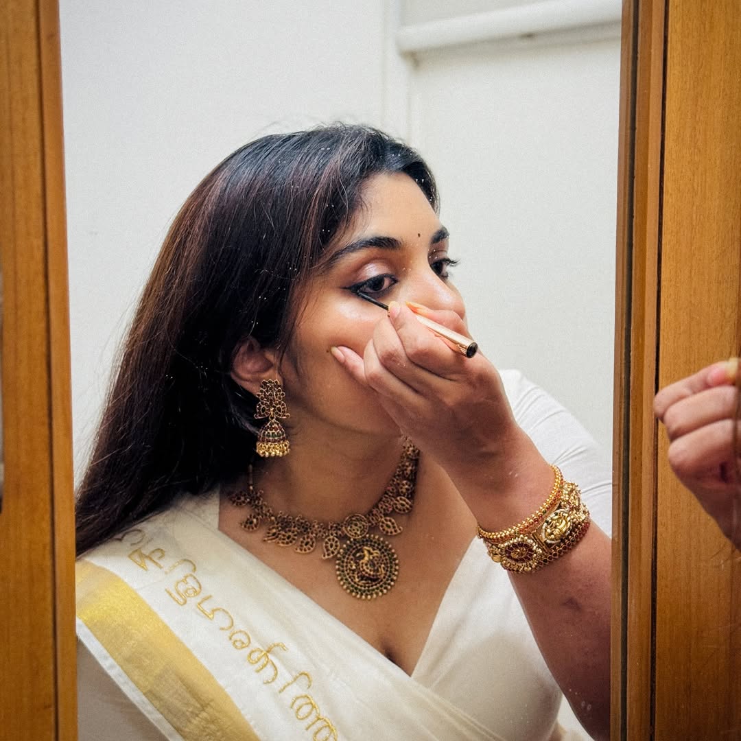 Heroine Nivetha Thomas