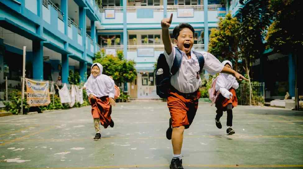Schools and Banks Closed Today 