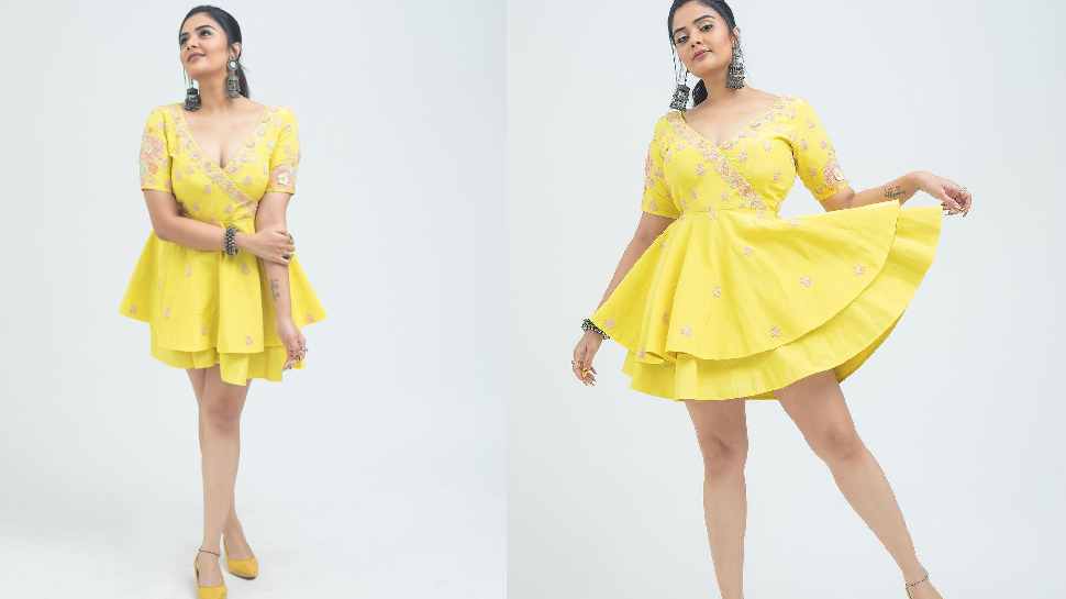 Sreemukhi Hot Photos: ఎల్లో కలర్ షార్ట్ డ్రెస్సులో రెచ్చిపోయిన శ్రీముఖి.. అందాలు చూడతరమా?